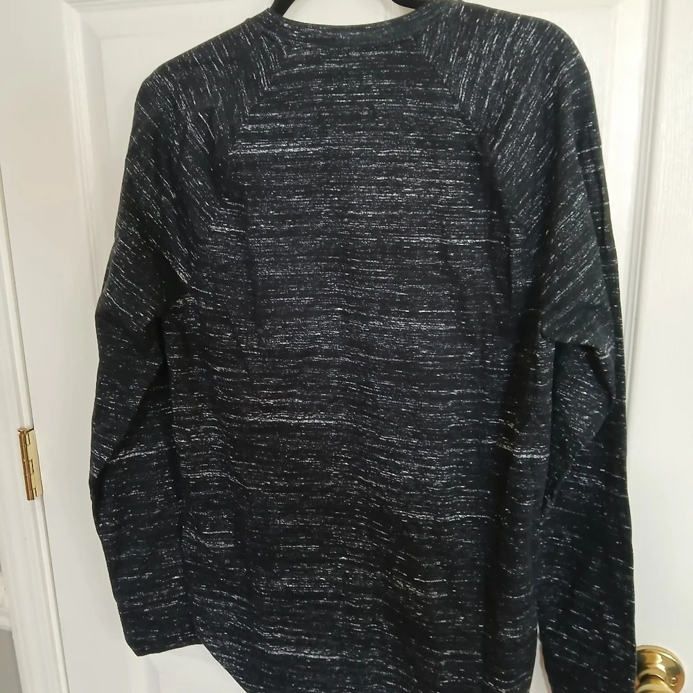 Hollister Curved Hem Tee Men’s  Medium Black Granite Cotton Long Sleeve Y2K NWT - Picture 7 of 7